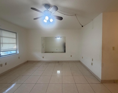 20210 Ne 2nd Avenue - Photo Thumbnail 5
