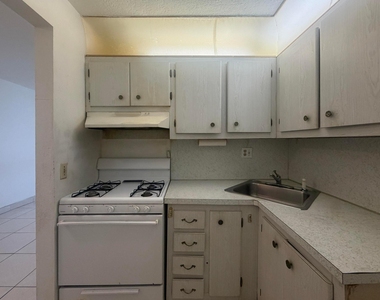 20210 Ne 2nd Avenue - Photo Thumbnail 7