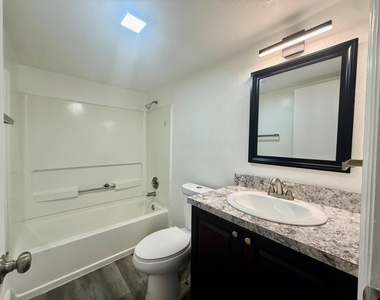 726 Sw 81st Avenue - Photo Thumbnail 1