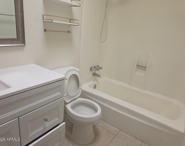 6540 N 7th Avenue - Photo Thumbnail 9