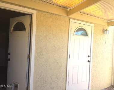6540 N 7th Avenue - Photo Thumbnail 16