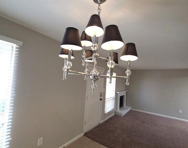 6540 N 7th Avenue - Photo Thumbnail 4