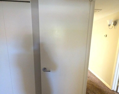 6540 N 7th Avenue - Photo Thumbnail 13