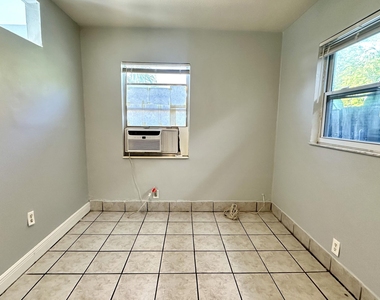 601 N K Street - Photo Thumbnail 6