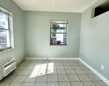 601 N K Street - Photo Thumbnail 3