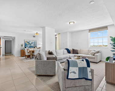 610 Clematis Street - Photo Thumbnail 4