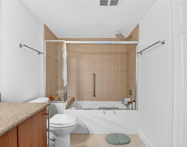 610 Clematis Street - Photo Thumbnail 14