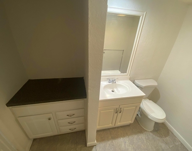 2370 Waterside Drive - Photo Thumbnail 9
