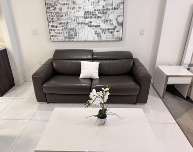 851 Ne 1st Avenue - Photo Thumbnail 5