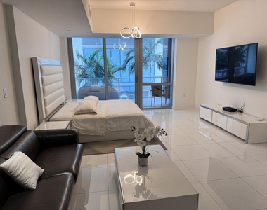 851 Ne 1st Avenue - Photo Thumbnail 2