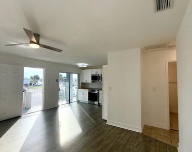 436 Auburn - Photo Thumbnail 9