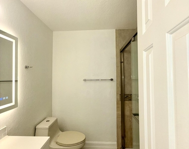 436 Auburn - Photo Thumbnail 12