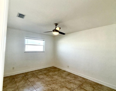 436 Auburn - Photo Thumbnail 13