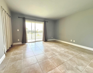 1625 Meadows Circle W - Photo Thumbnail 6