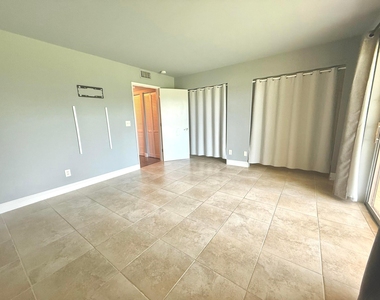 1625 Meadows Circle W - Photo Thumbnail 7