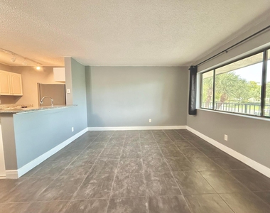 1625 Meadows Circle W - Photo Thumbnail 4