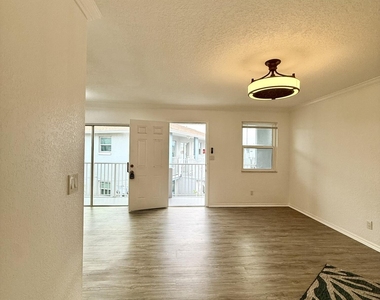 436 Auburn - Photo Thumbnail 11