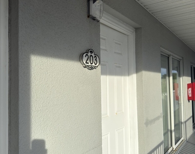 436 Auburn - Photo Thumbnail 23