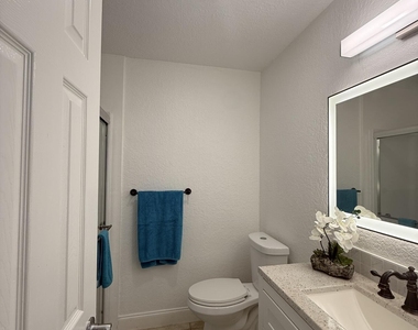 436 Auburn - Photo Thumbnail 15