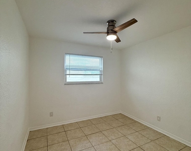 436 Auburn - Photo Thumbnail 12