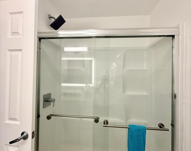 436 Auburn - Photo Thumbnail 17
