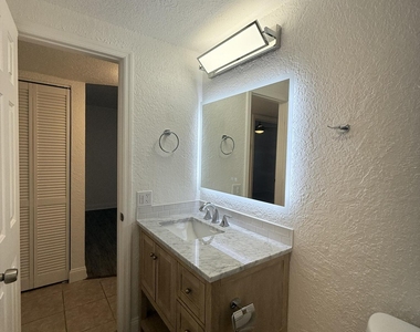 436 Auburn - Photo Thumbnail 21
