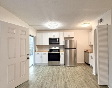 436 Auburn - Photo Thumbnail 19