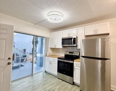 436 Auburn - Photo Thumbnail 9