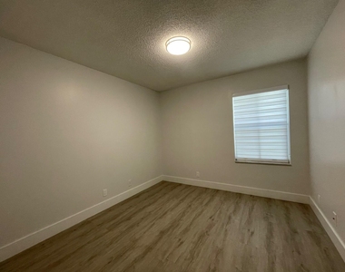 4293 Laurel Ridge Circle - Photo Thumbnail 17