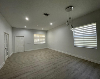 4293 Laurel Ridge Circle - Photo Thumbnail 8