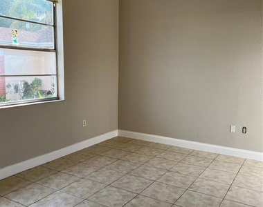 8265 Nw 192nd Terrace - Photo Thumbnail 12