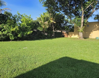 5644 Blueberry Court - Photo Thumbnail 16