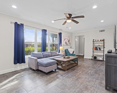 942 Longfellow Street - Photo Thumbnail 4