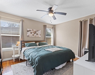 942 Longfellow Street - Photo Thumbnail 16