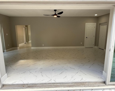 507 Sw N Riverpoint Drive - Photo Thumbnail 2