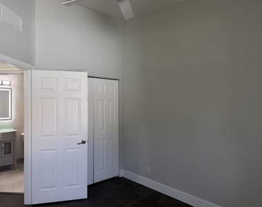 3251 Laurel Ridge Circle - Photo Thumbnail 12