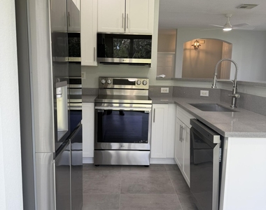 3251 Laurel Ridge Circle - Photo Thumbnail 6