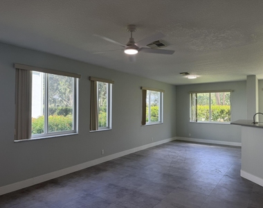 3251 Laurel Ridge Circle - Photo Thumbnail 2