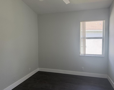 3251 Laurel Ridge Circle - Photo Thumbnail 13
