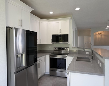 3251 Laurel Ridge Circle - Photo Thumbnail 5