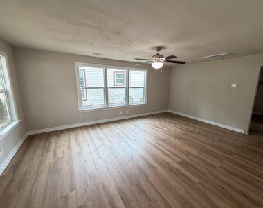 1527 W Gandy Street - Photo Thumbnail 2