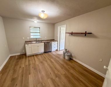 1527 W Gandy Street - Photo Thumbnail 8