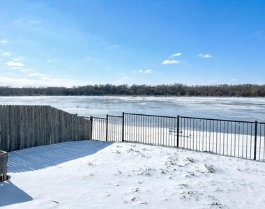 10400 Lake Park Drive - Photo Thumbnail 18