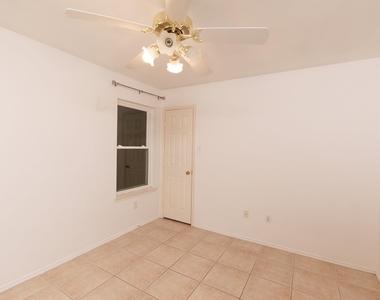 10400 Lake Park Drive - Photo Thumbnail 15