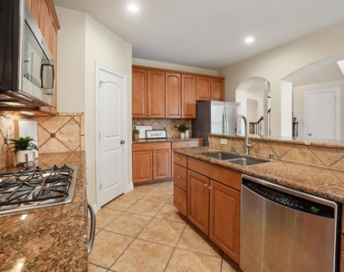 3512 Black Gold Drive - Photo Thumbnail 4