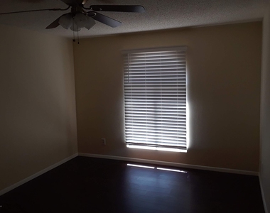 26425 S Truro Drive - Photo Thumbnail 7