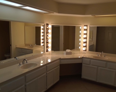 26425 S Truro Drive - Photo Thumbnail 17
