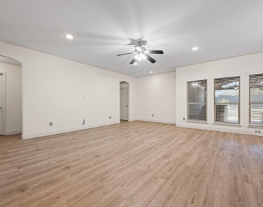 7103 Camp Creek Drive - Photo Thumbnail 2