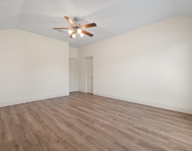 7103 Camp Creek Drive - Photo Thumbnail 13