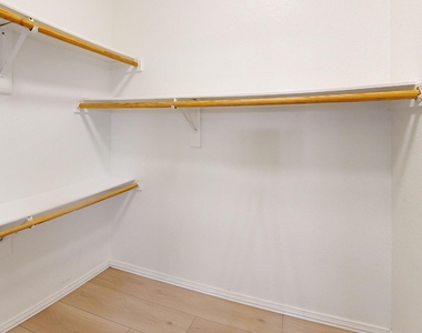 1629 Bennington Drive - Photo Thumbnail 21